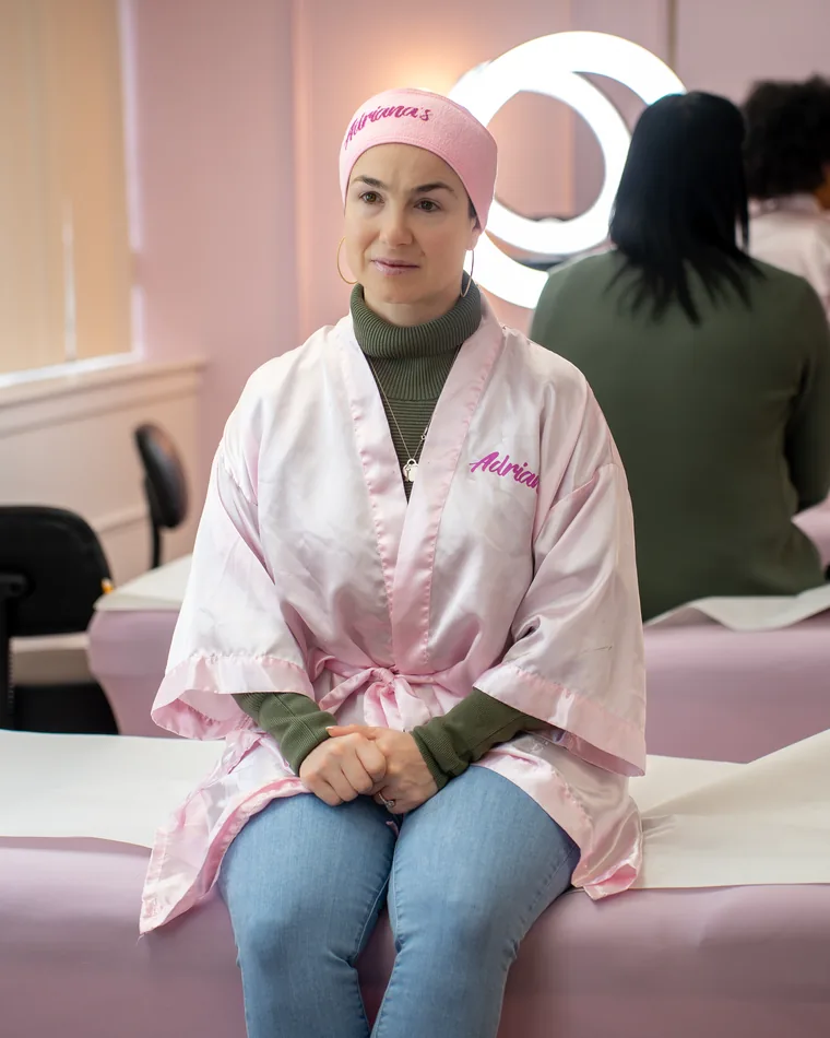 A student at the practice station with a live model