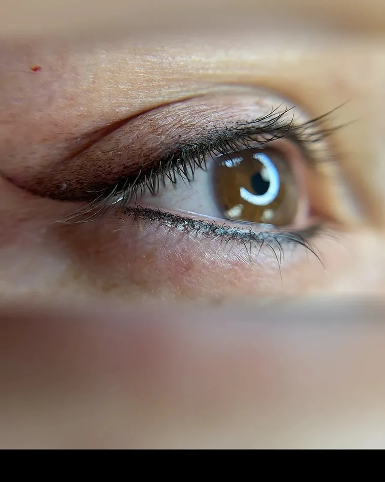 Bottom Eyeliner